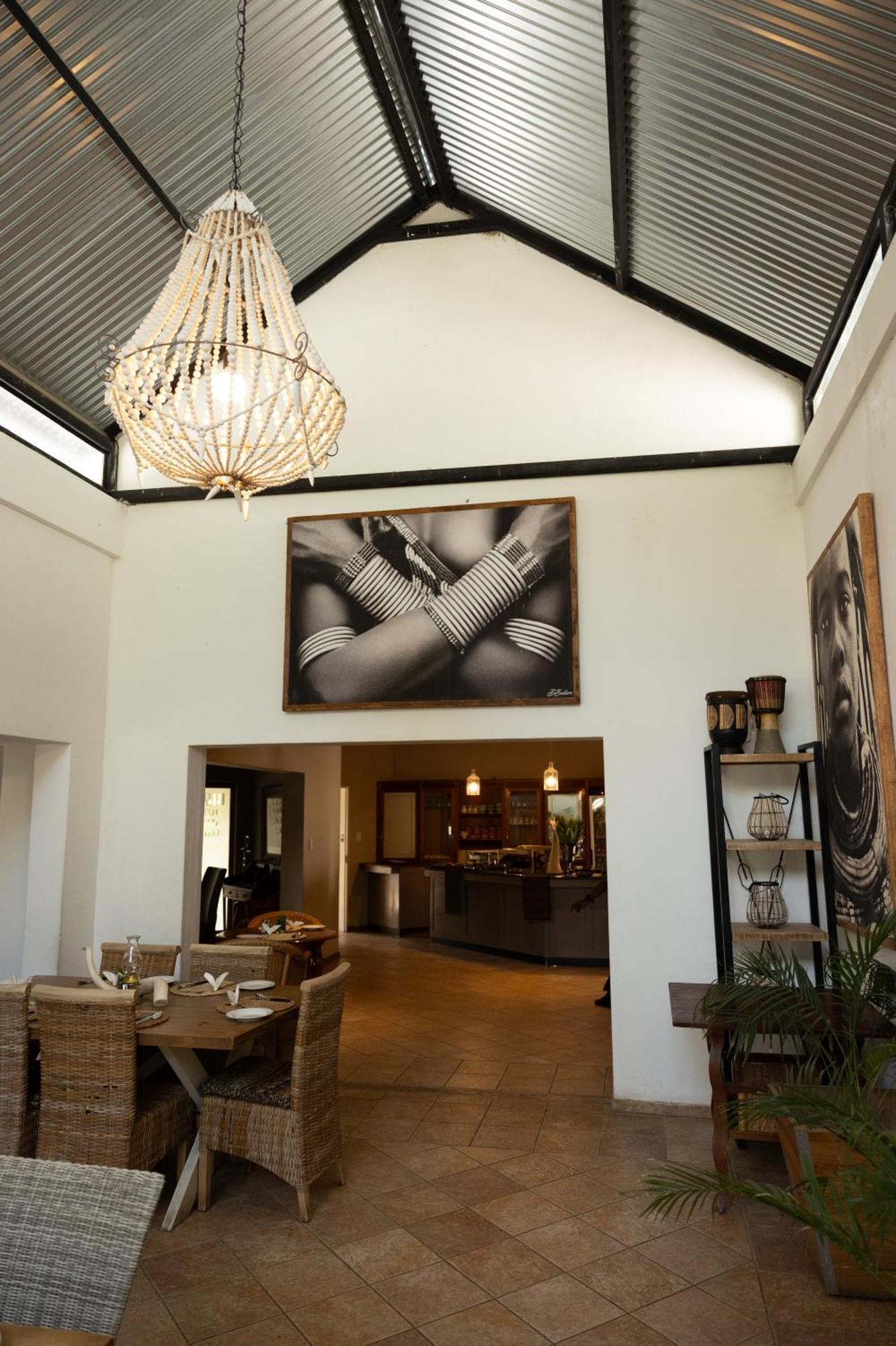 Out Of Africa Town Lodge Otjiwarongo Eksteriør billede