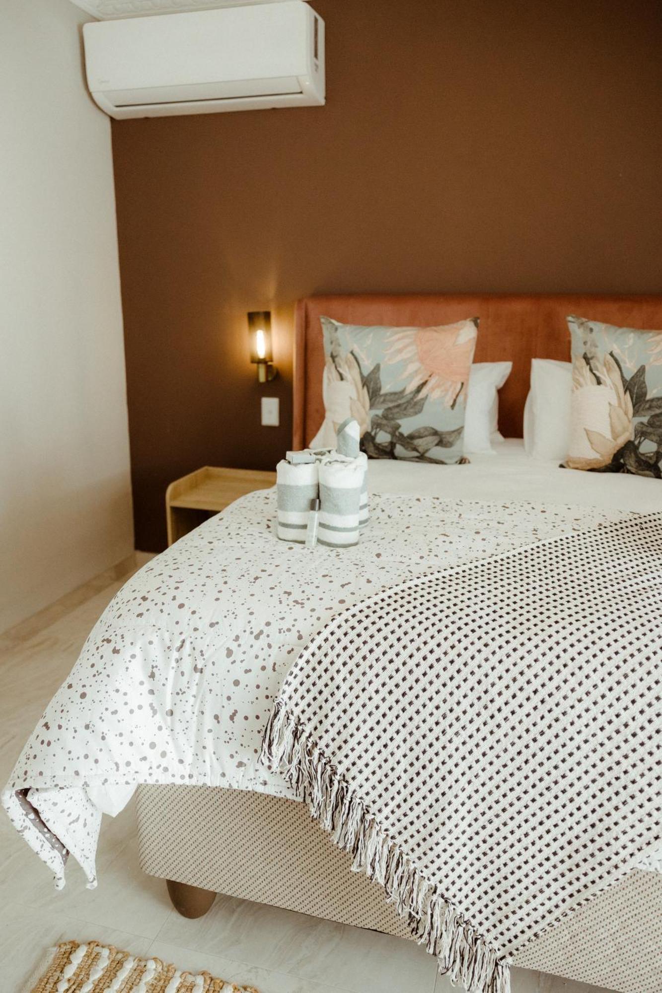 Out Of Africa Town Lodge Otjiwarongo Eksteriør billede