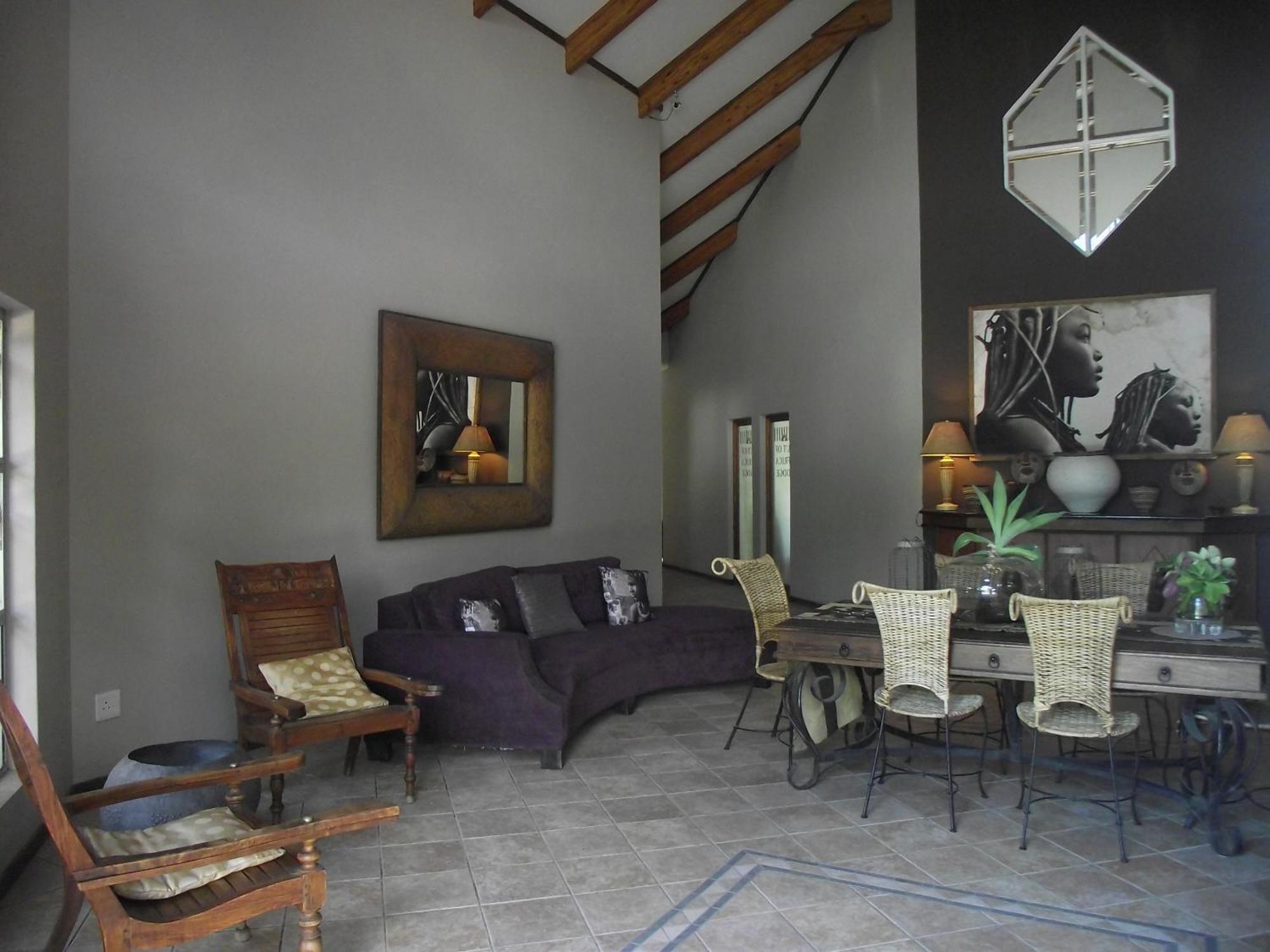 Out Of Africa Town Lodge Otjiwarongo Eksteriør billede